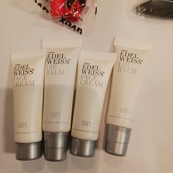 Austrian Airline Amenity Kit 10 items Swag Bag Travel Packable - Picture 6 of 9